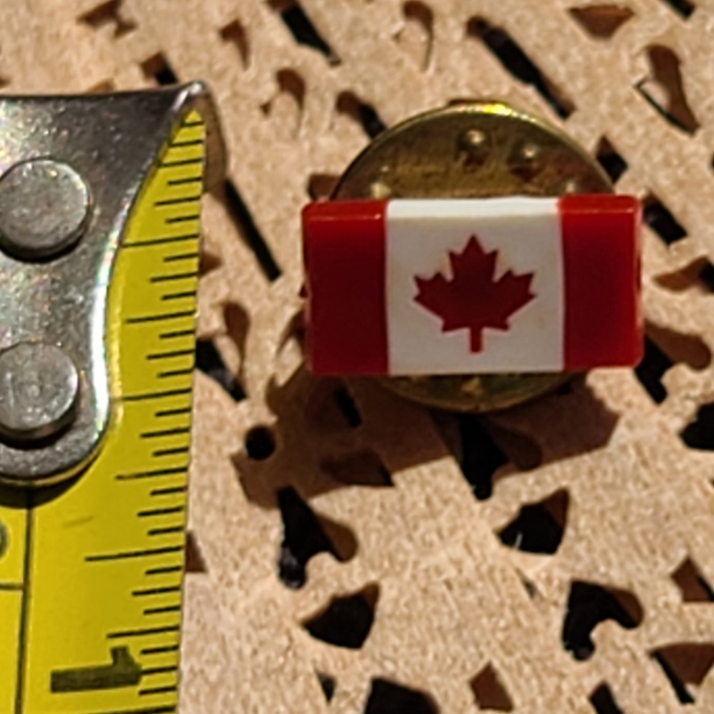 Canadian Flag Pin Maple Leaf - Picture 2 of 8